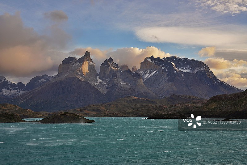 智利百内国家公园角峰图片素材