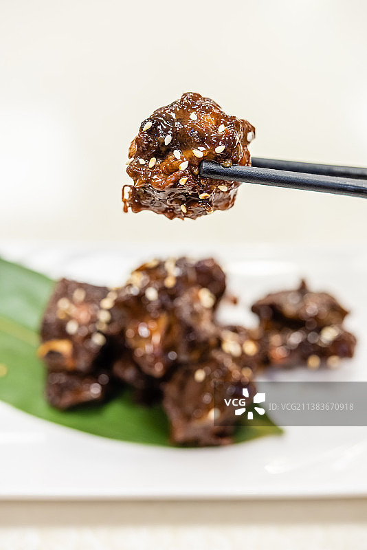 一盘糖醋小排图片素材