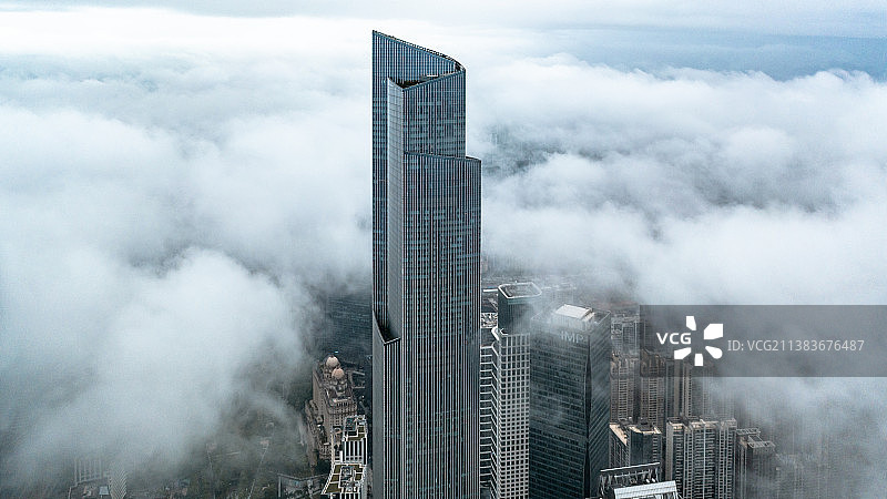 广州塔西塔东塔广州三件套云端穿云天空之城图片素材