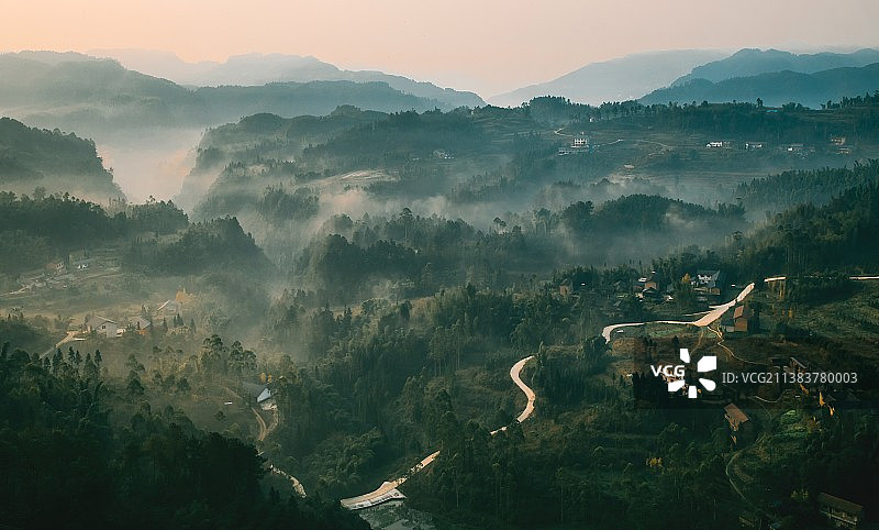 山乡晨曦图片素材