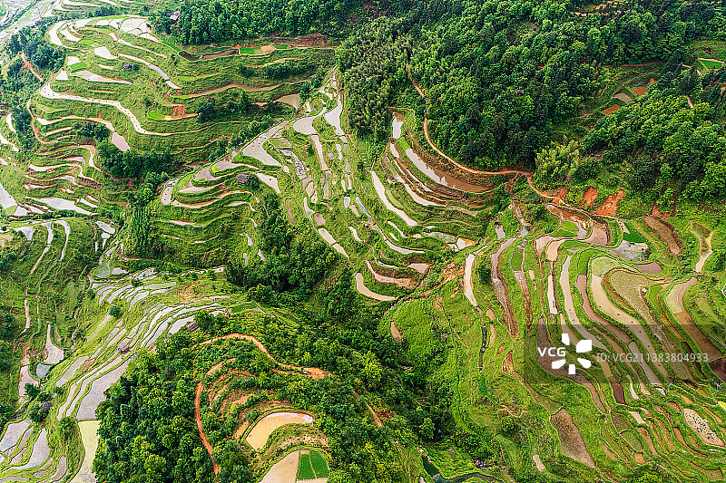 航拍贵州黔东南田野村庄图片素材