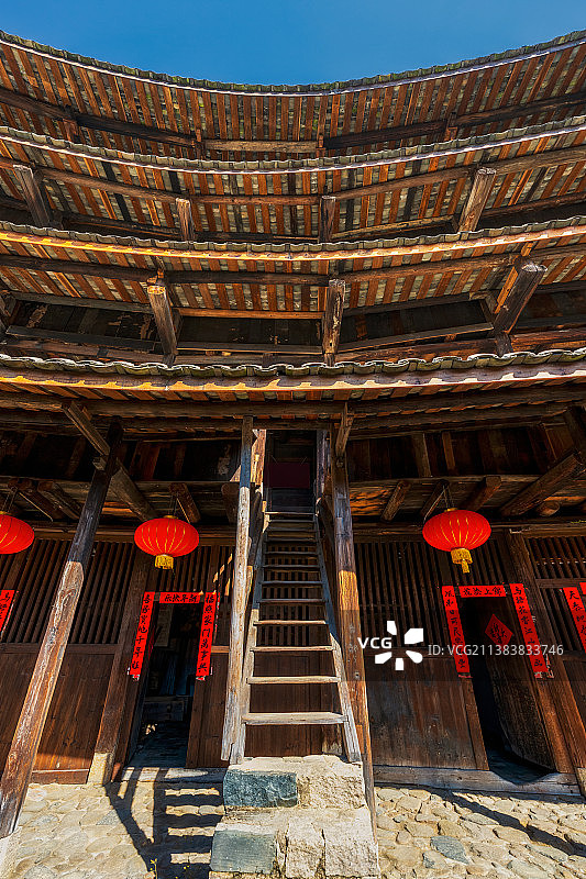 结构最特殊（72道楼梯）的圆土楼，福建省龙岩市永定下洋镇初溪土楼群——集庆楼图片素材