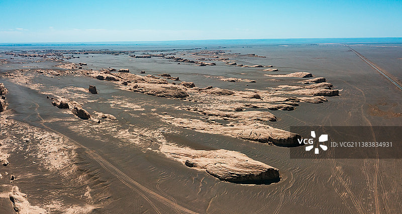 新疆哈密魔鬼城干旱戈壁自然风光图片素材