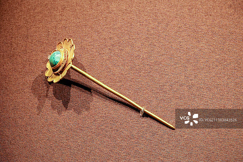 明代嵌绿松石金簪图片素材