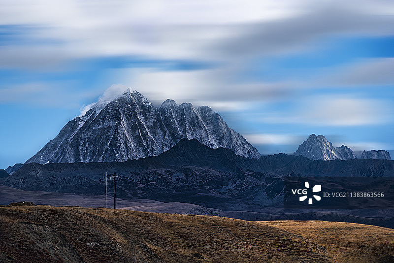 四川新都桥雅拉雪山图片素材