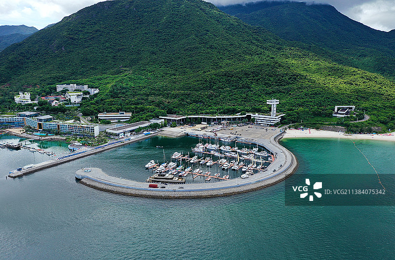 广东省深圳市大鹏新区桔钓沙新体育海洋运动中心万科浪骑游艇会航拍图片素材