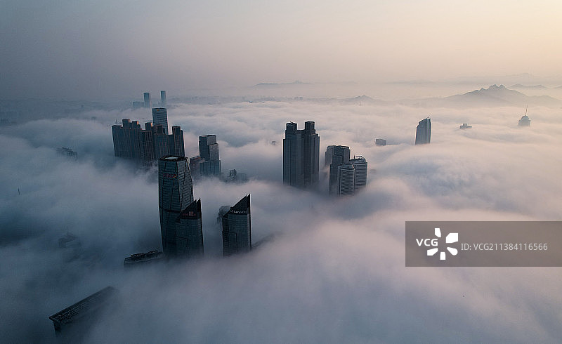青岛遇到平流雾图片素材