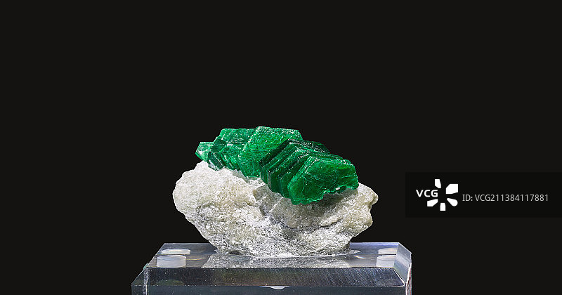 天然矿物晶体祖母绿图片素材