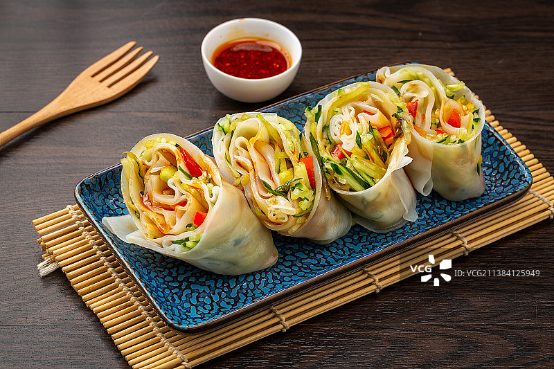 河南濮阳特产小吃：卷凉皮图片素材