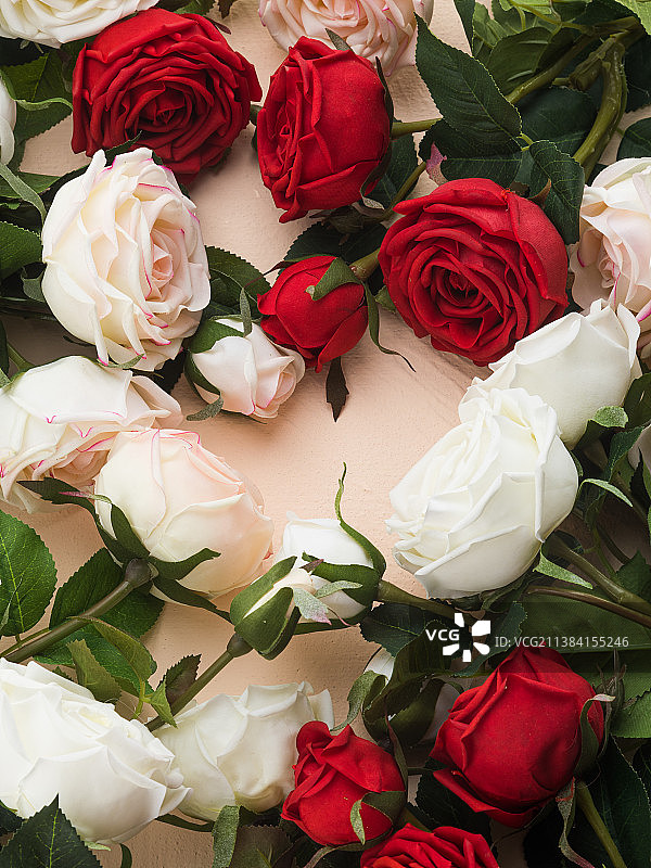 桌子上的花瓶仿真花摆件装饰品图片素材