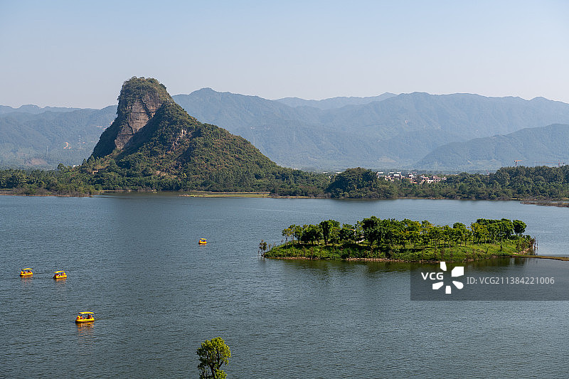 英德宝晶宫天鹅湖自然风景区图片素材