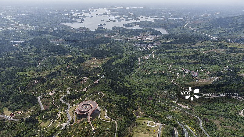 航拍成都简阳丹景山观景平台和三岔湖图片素材