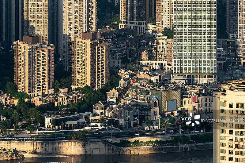 重庆市南滨路长嘉汇弹子石老街高视角图片素材