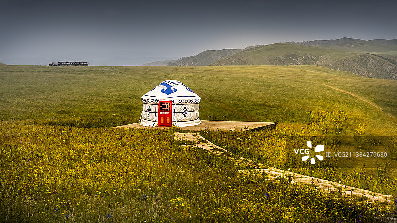 草原上的蒙古包图片素材