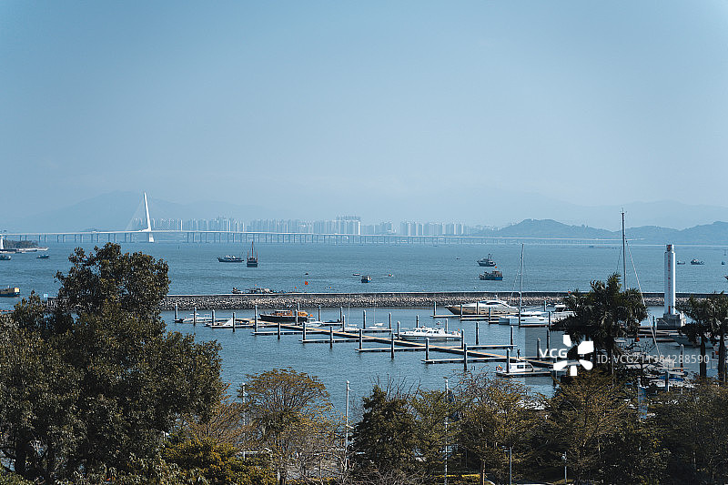 蛇口丨码头丨海上船只的高角度视图图片素材