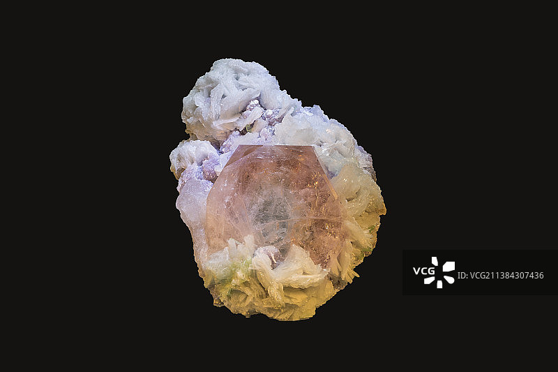 天然矿物晶体摩根石图片素材