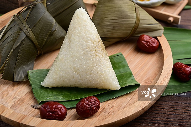 端午节现包的粽子图片素材