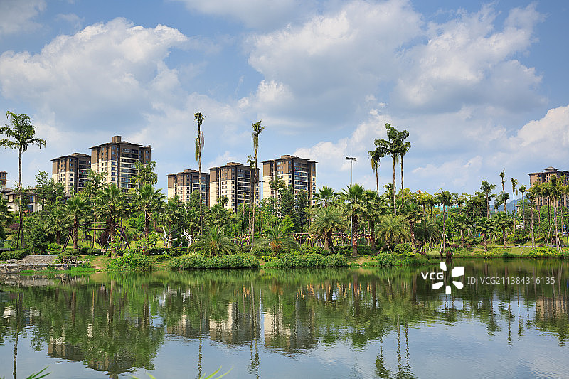 重庆璧山枫香湖儿童公园与城市建筑图片素材