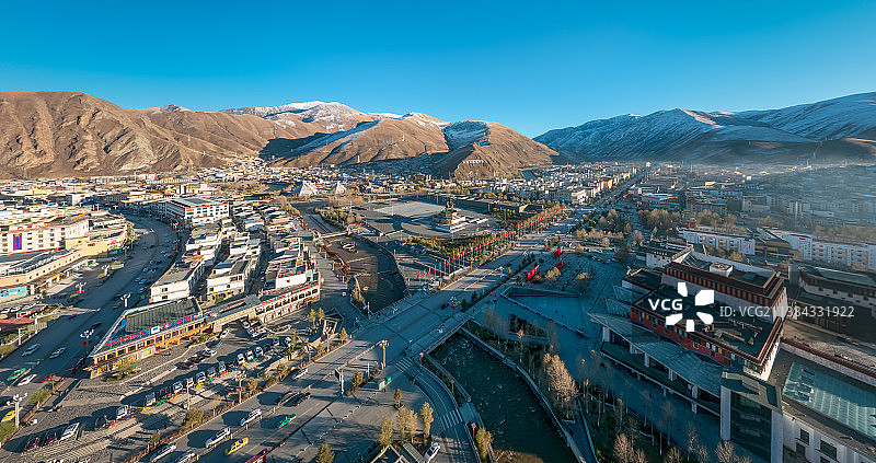 青海玉树市城市风光航拍图片素材