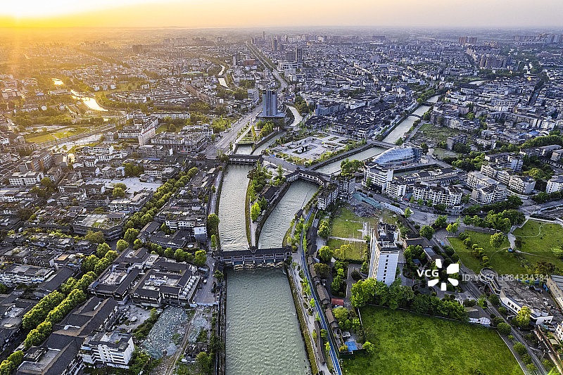 日出天府源.jpg图片素材