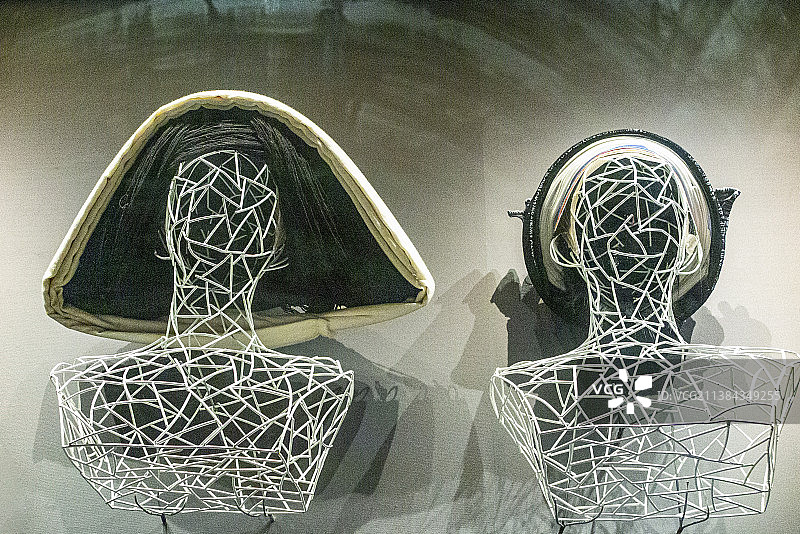 贵州省博物馆馆藏--贵州各民族服饰王国之男女头饰图片素材