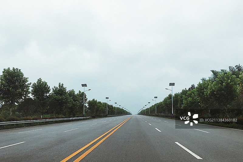 前进的公路图片素材