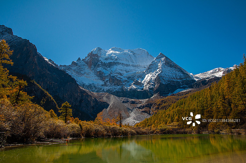仙乃日神山图片素材