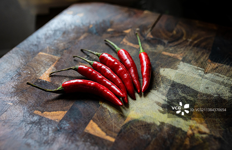 厨房切辣椒图片素材