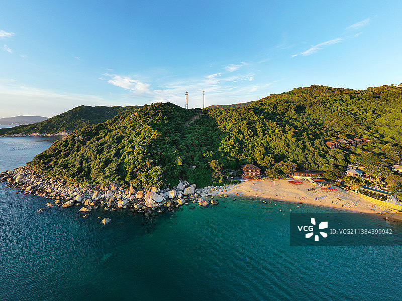 广东省深圳市大鹏新区南澳柚柑湾鹅公湾夕阳航拍图片素材