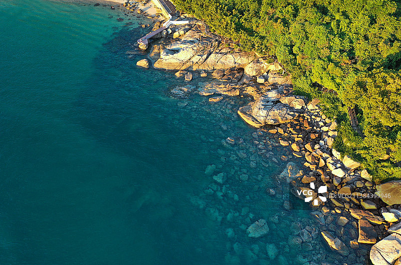 广东省深圳市大鹏新区南澳柚柑湾鹅公湾夕阳航拍图片素材