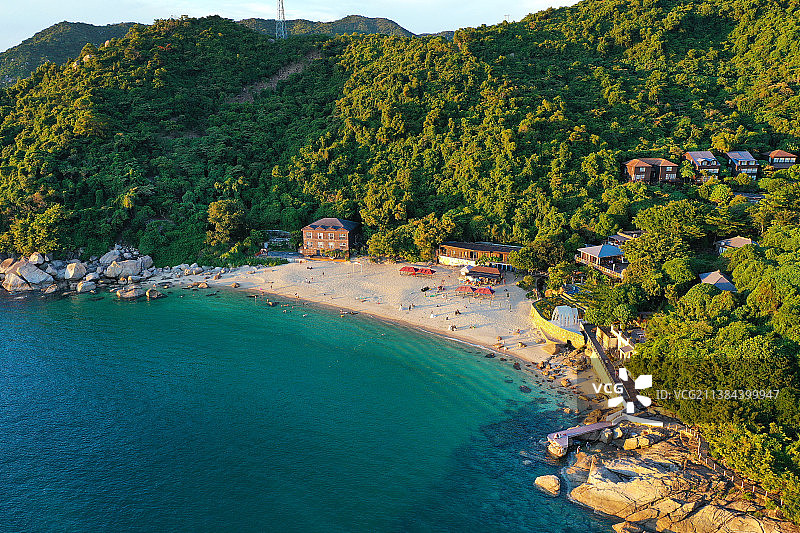 广东省深圳市大鹏新区南澳柚柑湾鹅公湾夕阳航拍图片素材