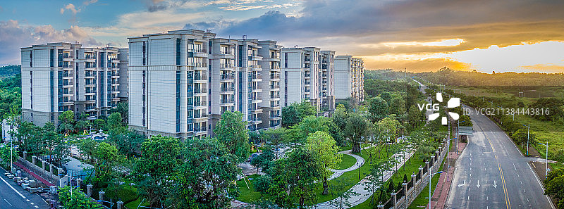 航拍小区日出风景图片素材