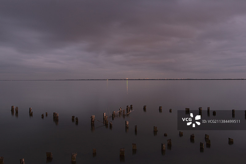 法国莫吉奥日落时分的海景图片素材