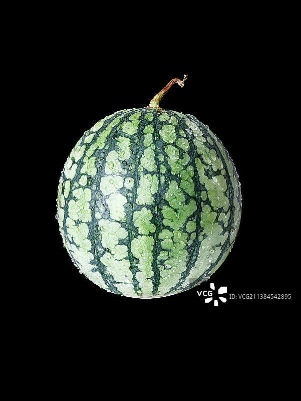 黑色背景上的夏天水果西瓜图片素材