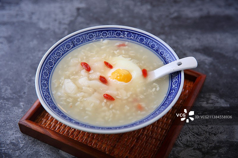 一碗酒酿煮蛋图片素材