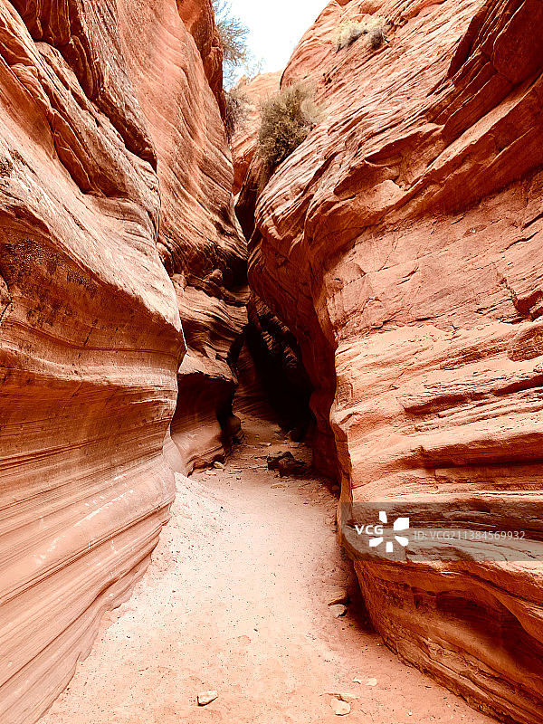 犹他州狭缝型峡谷岩层景观，美国图片素材