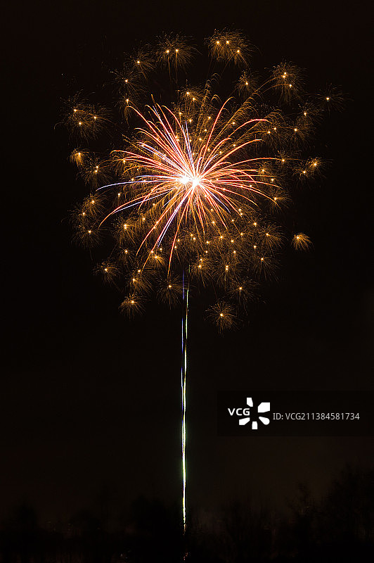 她是我的烟花，丹麦首都地区的夜间烟花表演，丹麦图片素材
