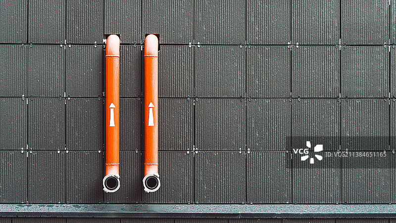 墙上的两条红色管道，俄罗斯图片素材