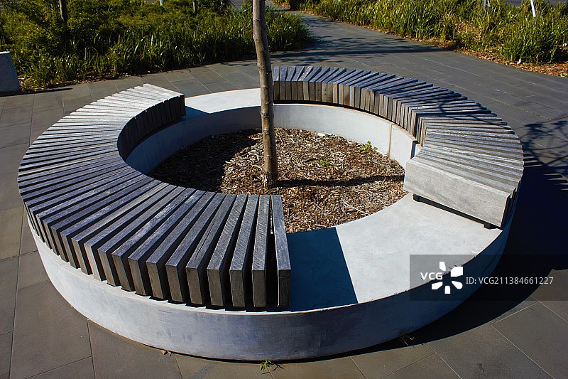 俯视角度拍摄的空旷人行道图片素材