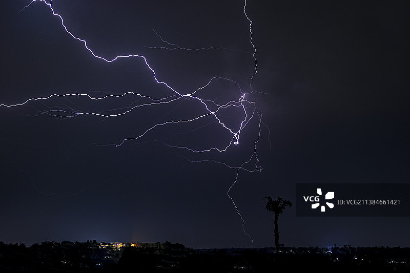 季风开始前的预告，印度果阿邦阿尔多纳图片素材