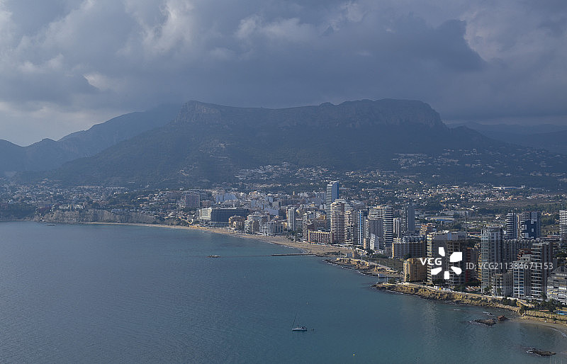 从空中俯瞰海边城市，西班牙卡尔佩阿利坎特图片素材