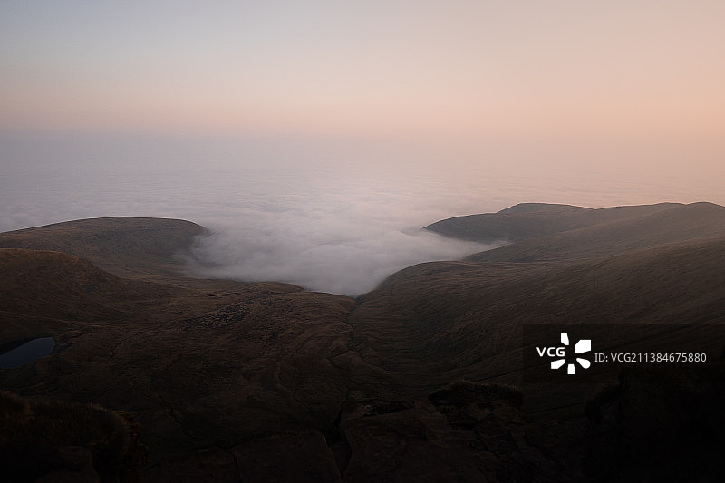 彭尼范山的清晨：日落时分的海景图片素材
