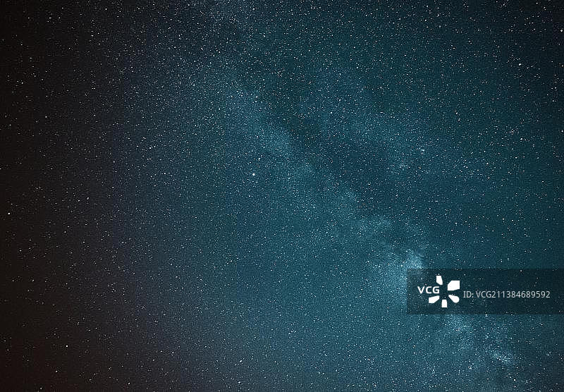 夜空中星星的低角度视图图片素材
