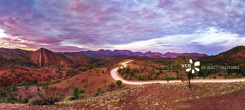 澳大利亚南澳大利亚弗林德斯山脉的日落景色图片素材