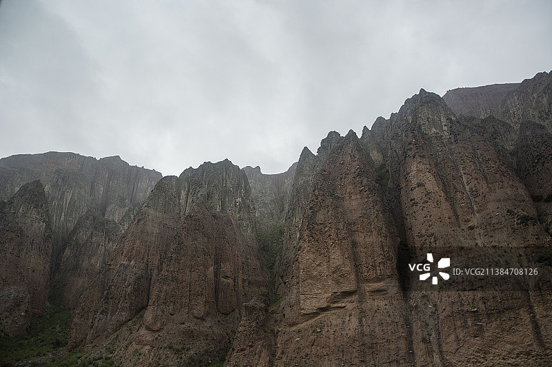 伊鲁亚岩石山脉的壮丽景色，萨尔塔，阿根廷图片素材