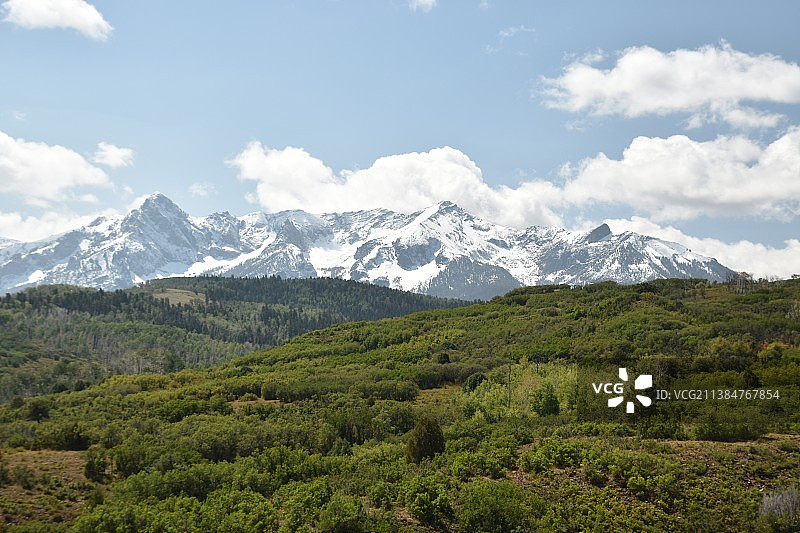 山景映衬着天空图片素材