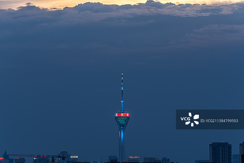 成都城市地标建筑天府熊猫塔特写图片素材