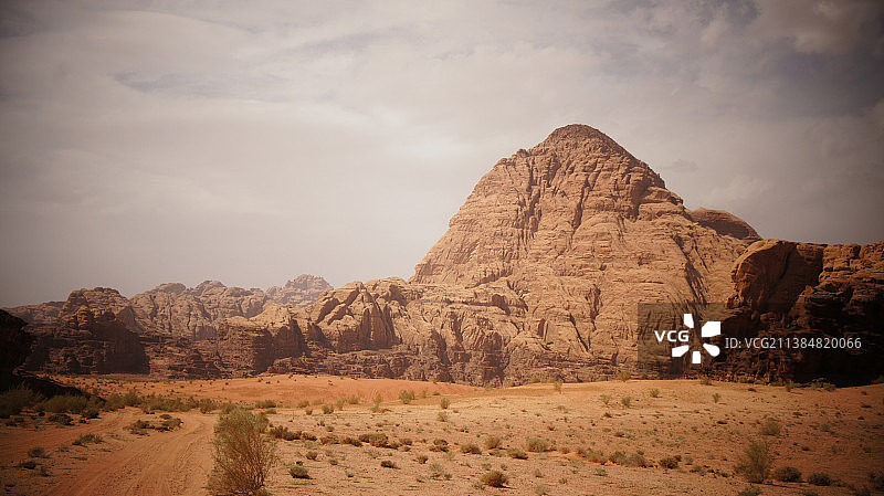 约旦瓦迪鲁姆沙漠的美丽景色图片素材