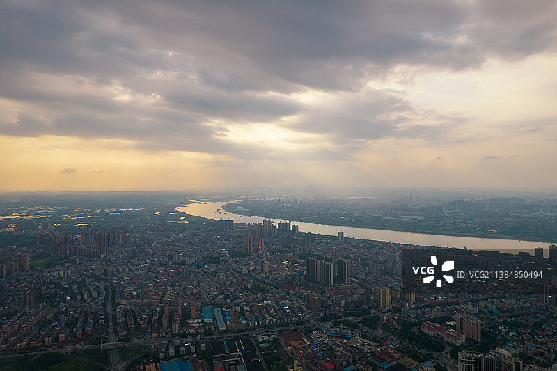 大雨之前,湘江，湘潭县，易俗河图片素材