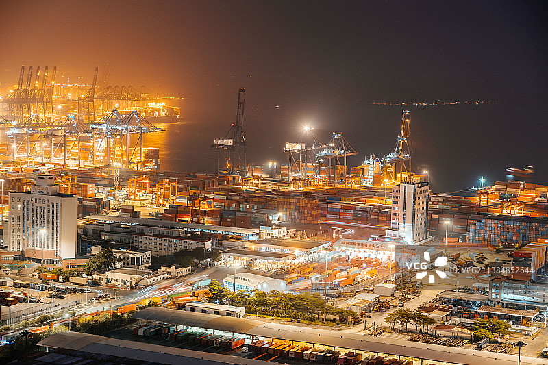 深圳盐田港货物运输港口运转轮船停靠图片素材